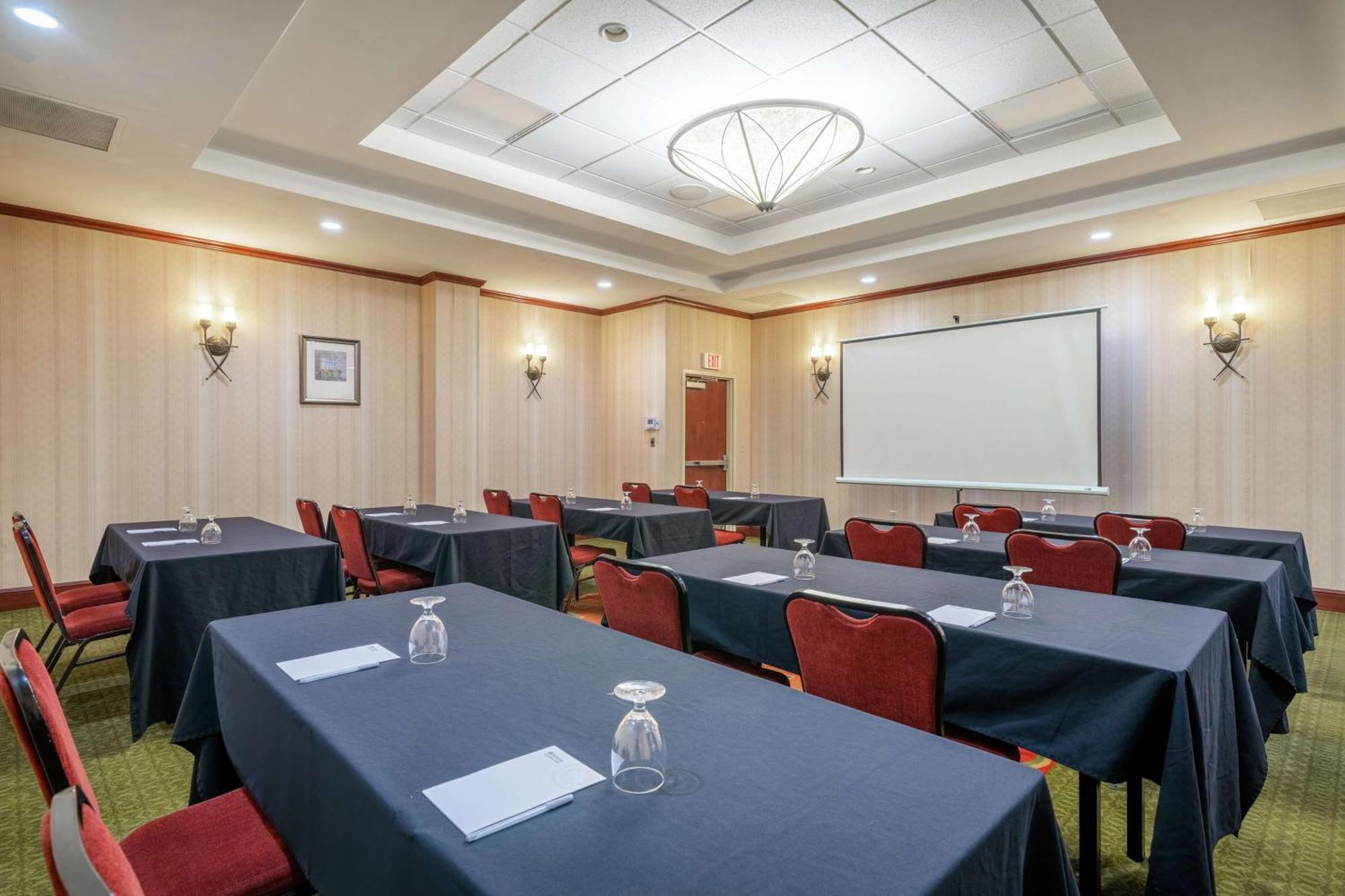 Hilton Garden Inn Morgantown Exteriör bild