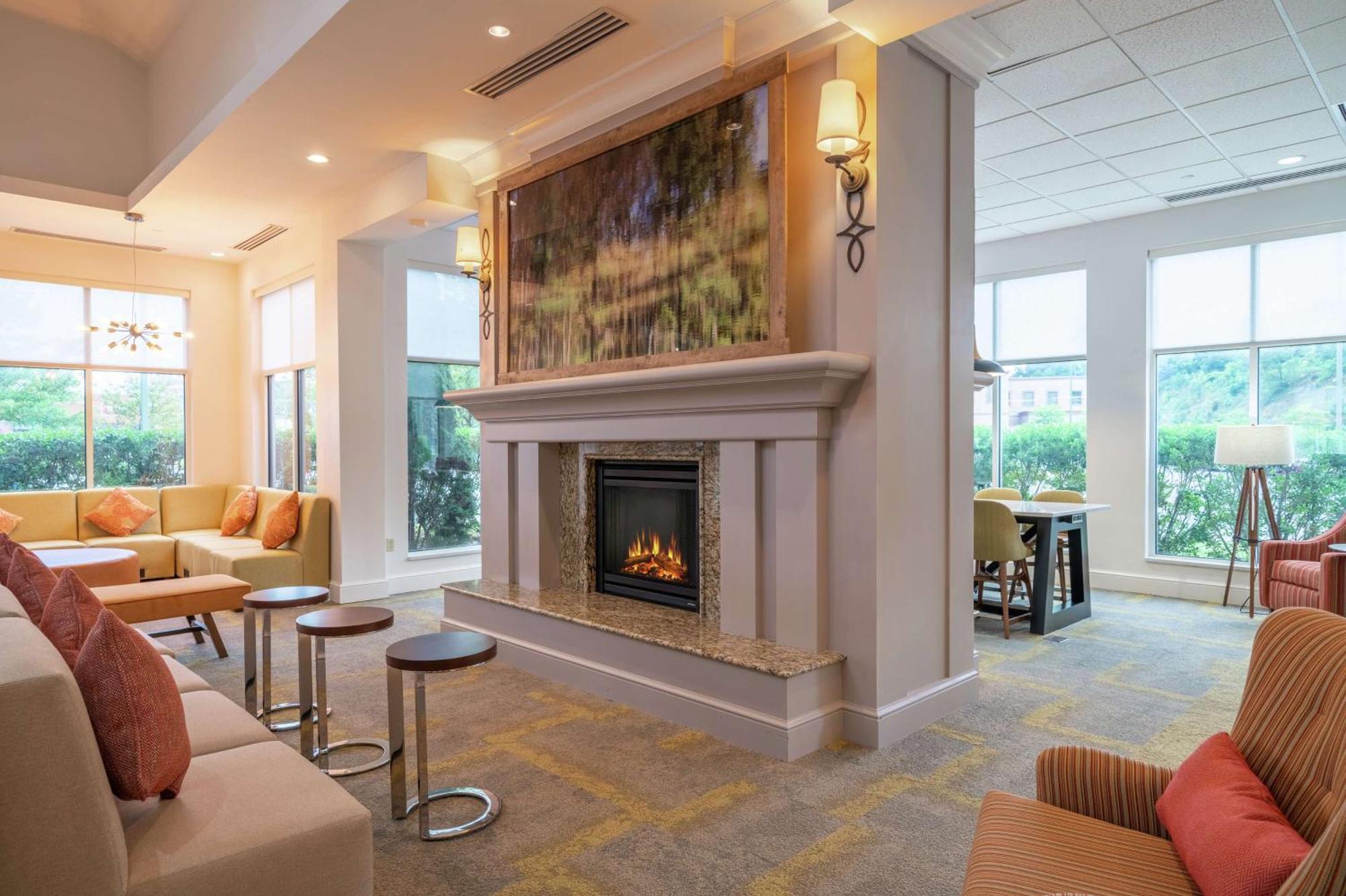 Hilton Garden Inn Morgantown Exteriör bild